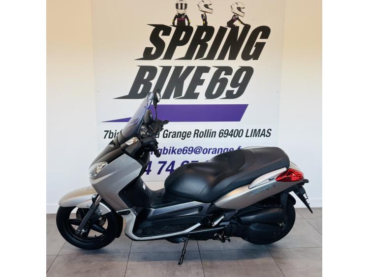YAMAHA XMAX 125