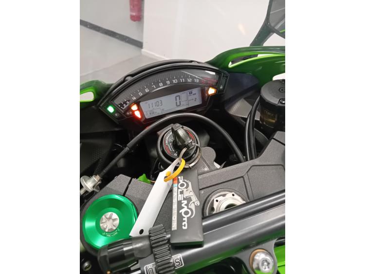 KAWASAKI ZX-10R