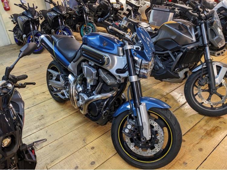 YAMAHA MT-01