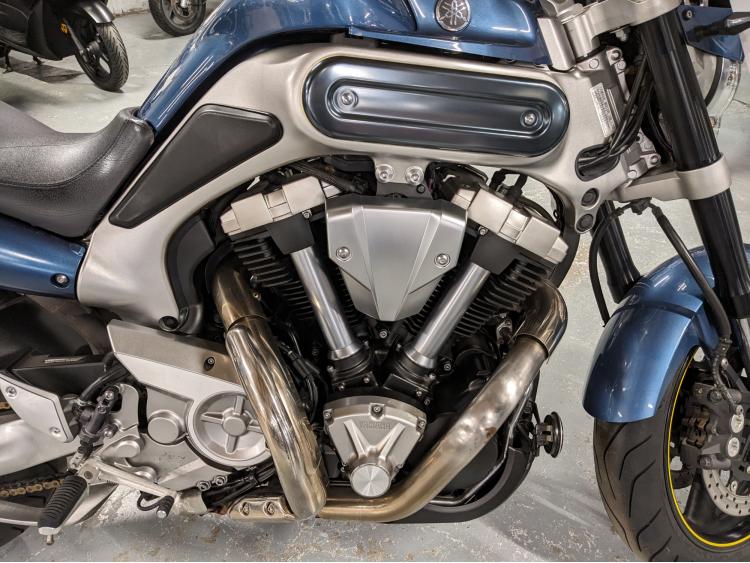 YAMAHA MT-01