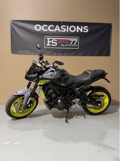 YAMAHA MT-09