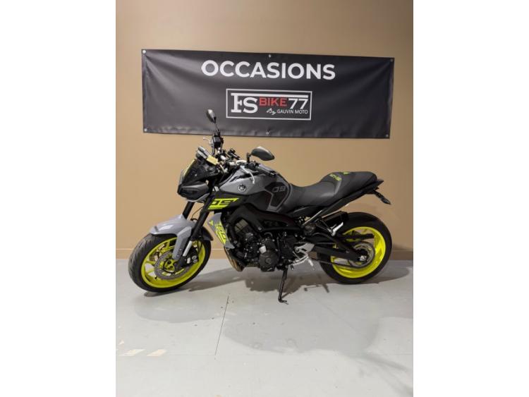 YAMAHA MT-09