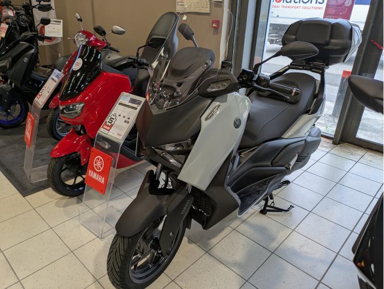 YAMAHA XMAX 300 Tech Max 2025
