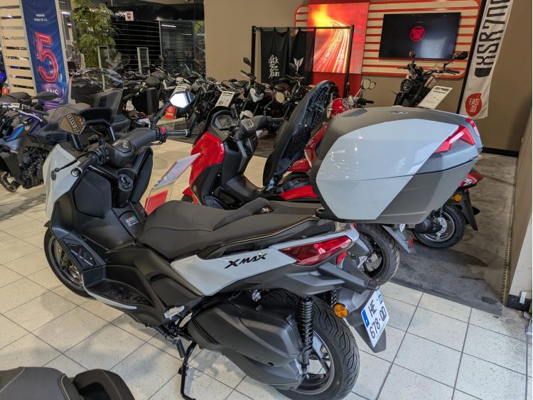 YAMAHA XMAX 300 Tech Max 2025
