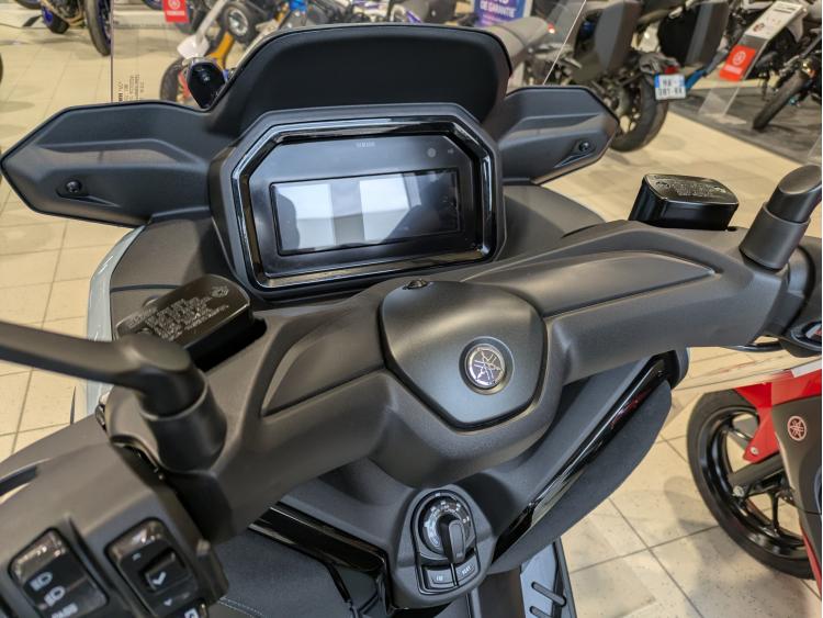 YAMAHA XMAX 300 Tech Max 2025
