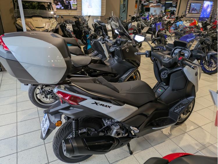 YAMAHA XMAX 300 Tech Max 2025