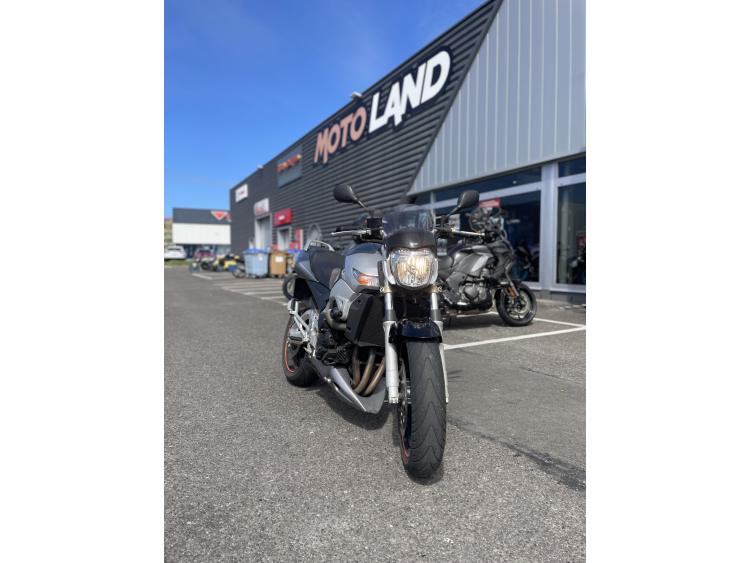 SUZUKI GSR 600