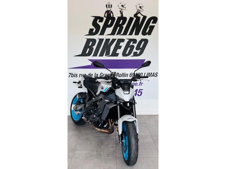 YAMAHA MT-09