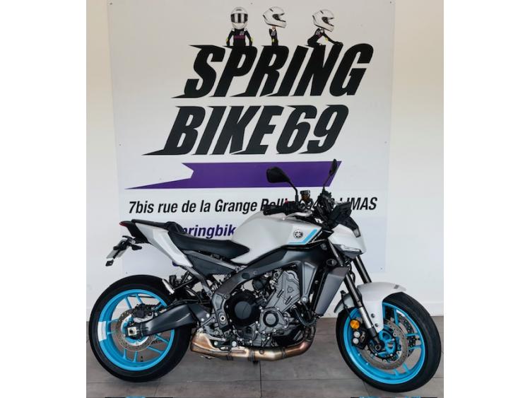 YAMAHA MT-09