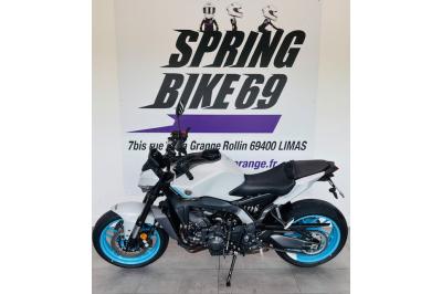 YAMAHA MT-09