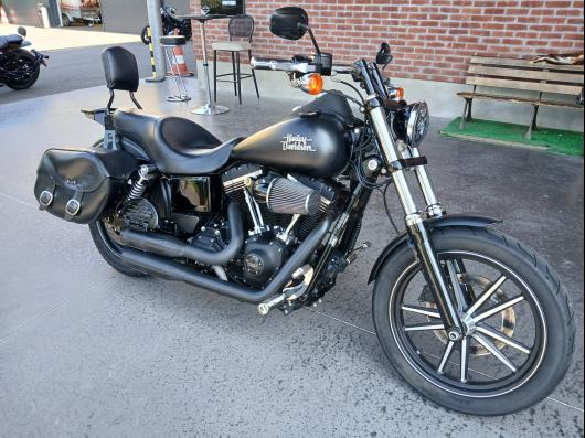 HARLEY-DAVIDSON DYNA STREET BOB 1690