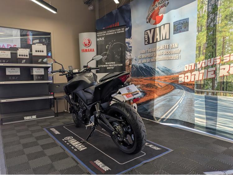 YAMAHA MT-03