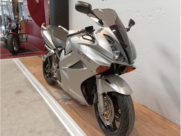 HONDA VFR 800 V-TEC