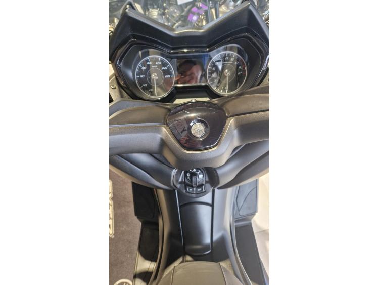 YAMAHA XMAX 125 garantie 12 mois