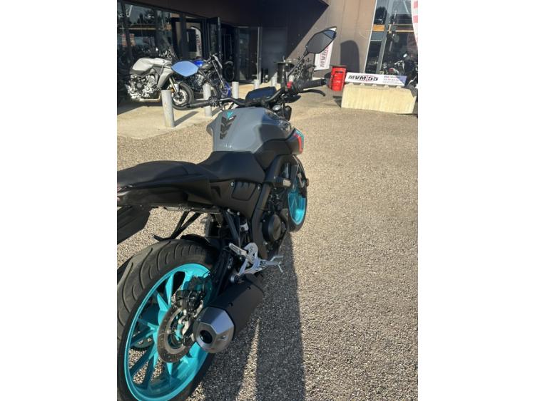YAMAHA MT-125