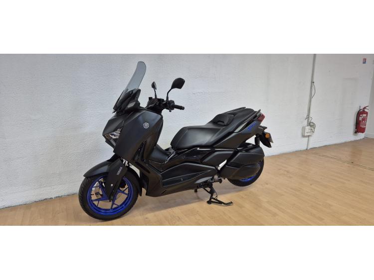 YAMAHA XMAX 300 icon black