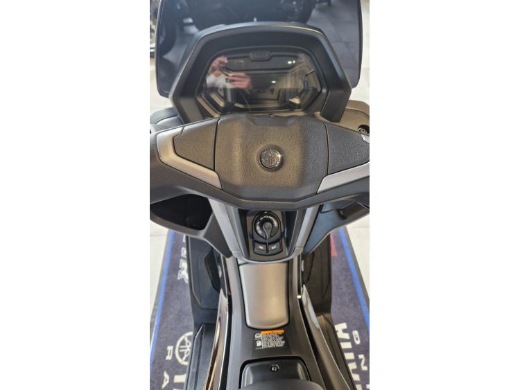 YAMAHA NMAX 125