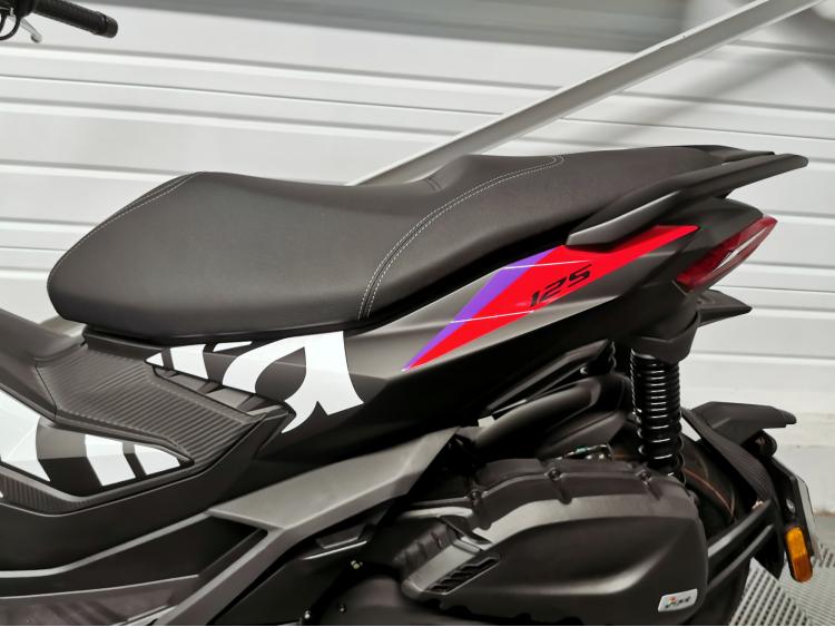 APRILIA SR 125 GT REPLICA - 1ERE MAIN - SR125