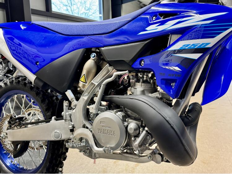 YAMAHA YZ250
