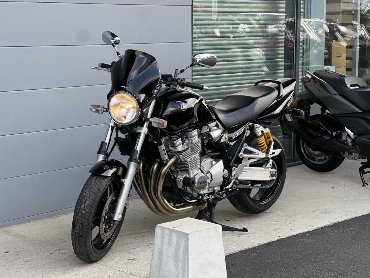 YAMAHA XJR 1300