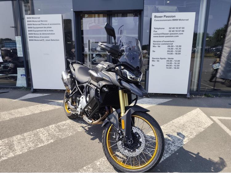 VOGE DS 900 X