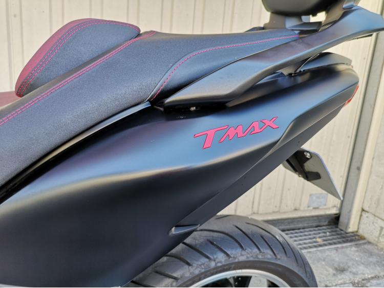 YAMAHA XP T-MAX 560 BLACK MAX 2026