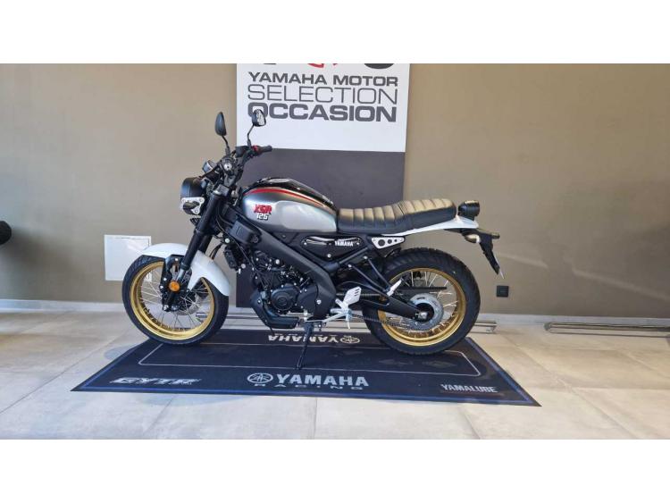 YAMAHA XSR 125 Legacy 99 € / mois