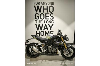 TRIUMPH SPEED TRIPLE 1200 RS