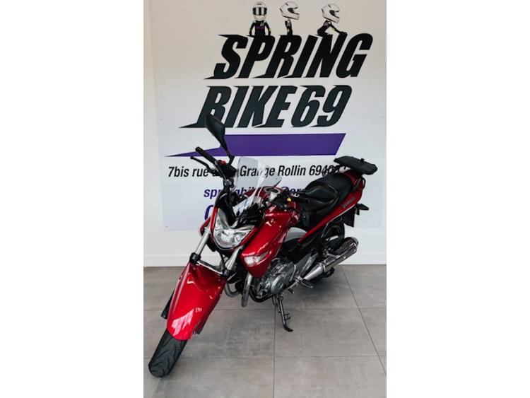 SUZUKI GW 250 INAZUMA