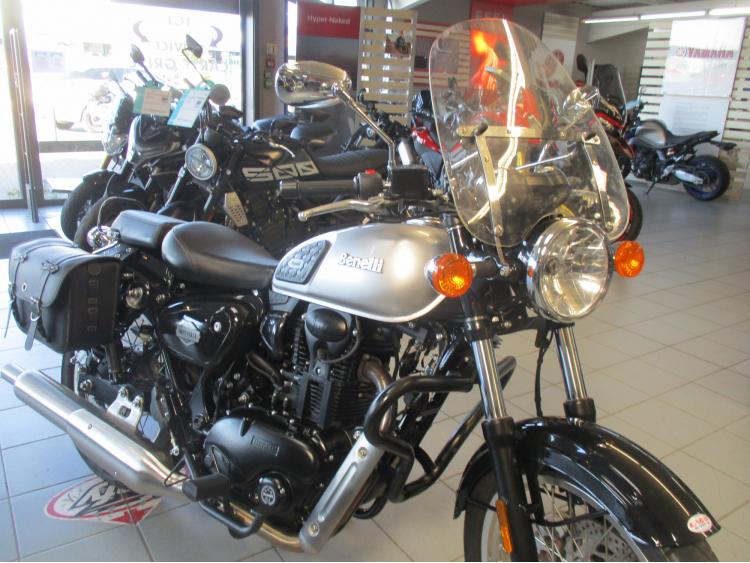 BENELLI IMPERIAL 400