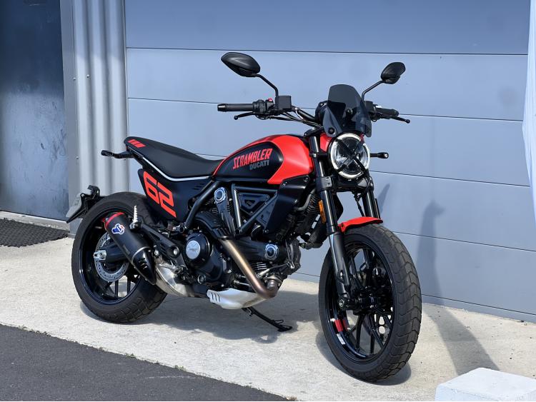 DUCATI SCRAMBLER 800 FULL THROTTLE