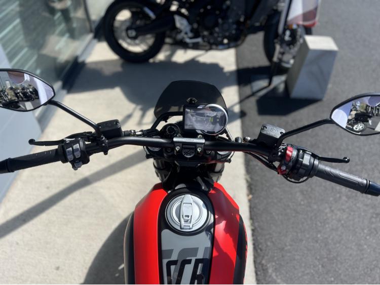 DUCATI SCRAMBLER 800 FULL THROTTLE