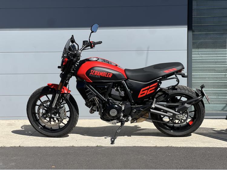 DUCATI SCRAMBLER 800 FULL THROTTLE