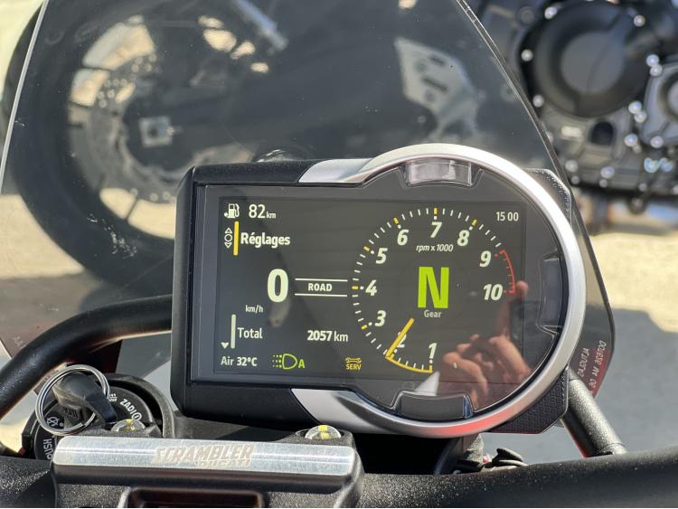 DUCATI SCRAMBLER 800 FULL THROTTLE