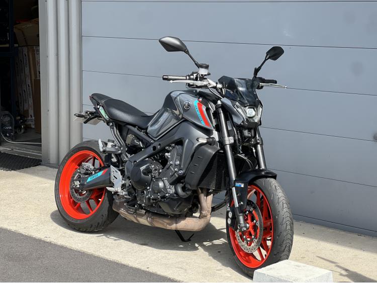 YAMAHA MT-09