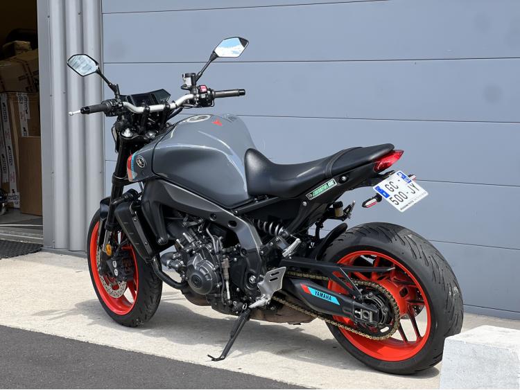 YAMAHA MT-09