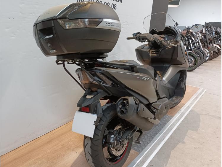KYMCO AK 550