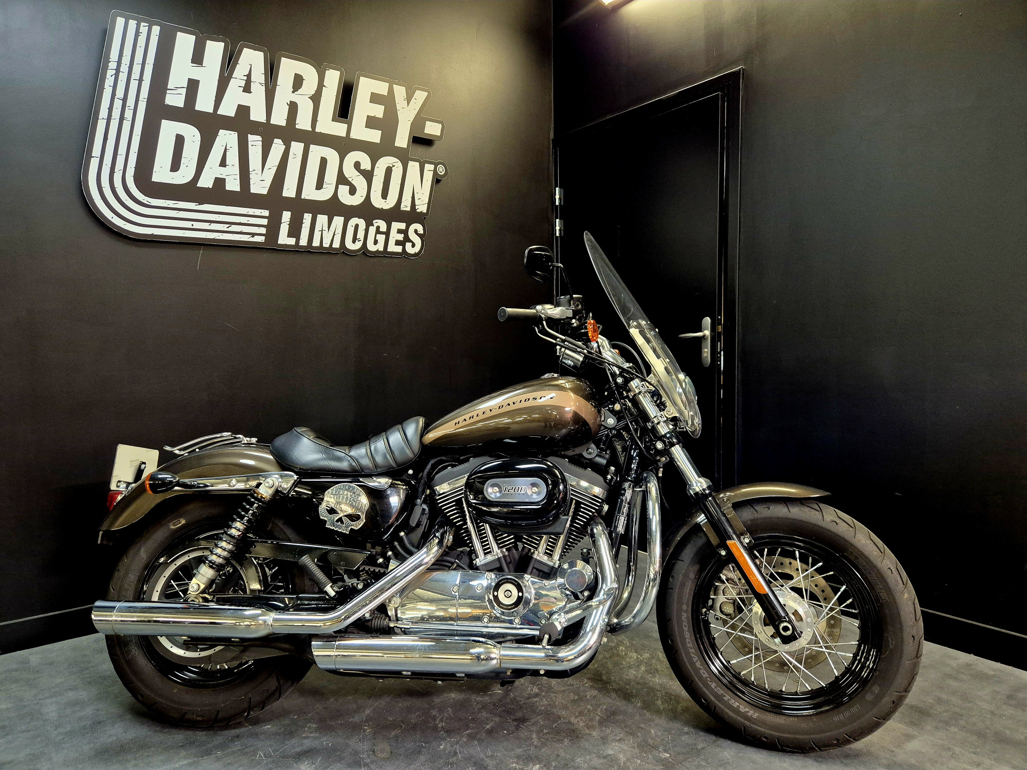 HARLEY-DAVIDSON SPORTSTER CUSTOM 1200