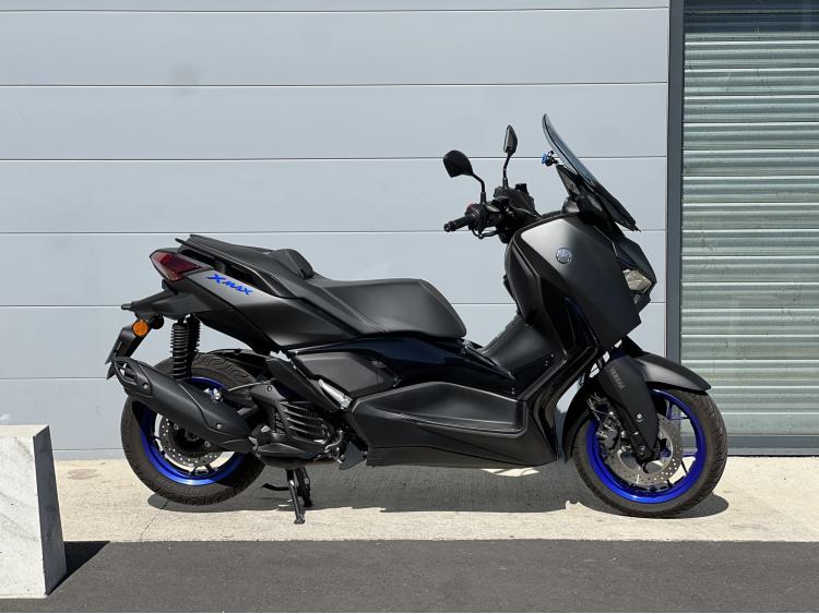 YAMAHA X-MAX 125