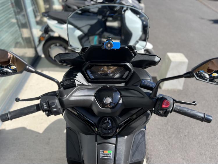 YAMAHA X-MAX 125
