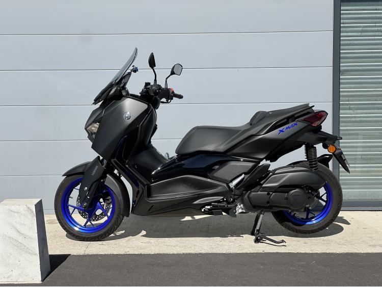 YAMAHA X-MAX 125