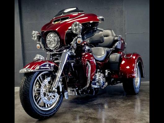 HARLEY-DAVIDSON TRIKE TRI GLIDE 1690 ULTRA