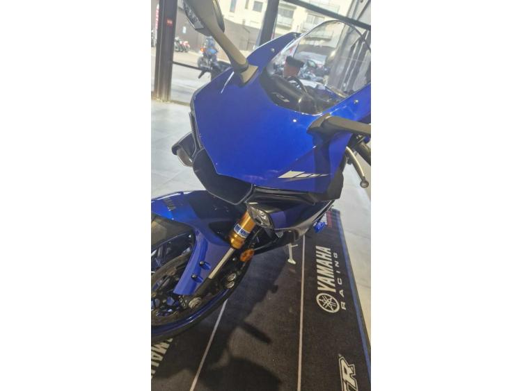 YAMAHA YZF 1000 R1