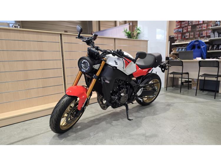 YAMAHA XSR 900