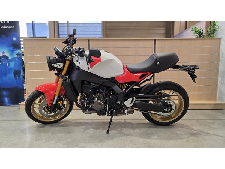 YAMAHA XSR 900