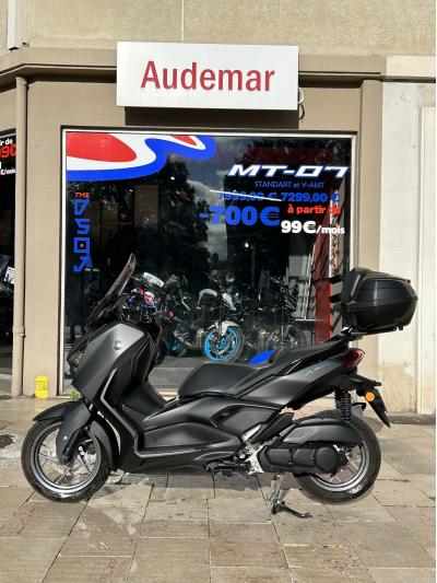 YAMAHA XMAX 125