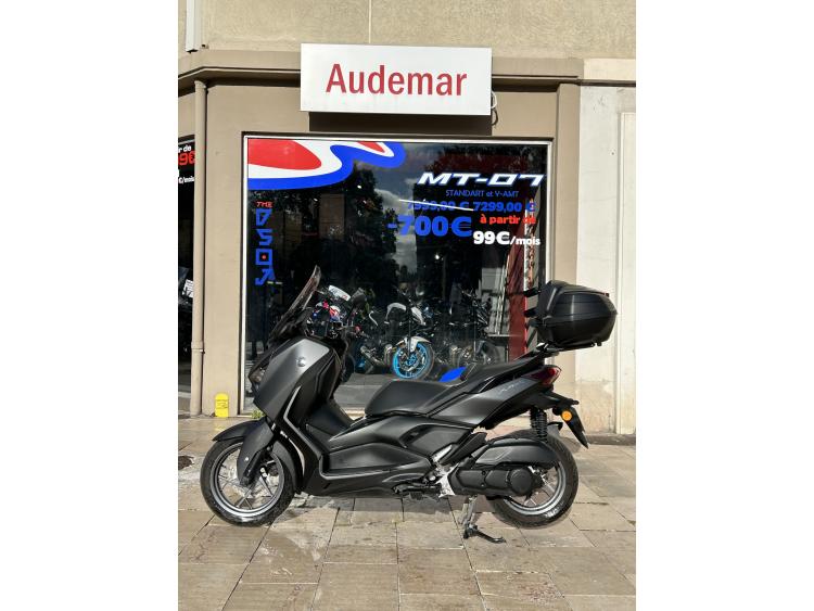 YAMAHA XMAX 125
