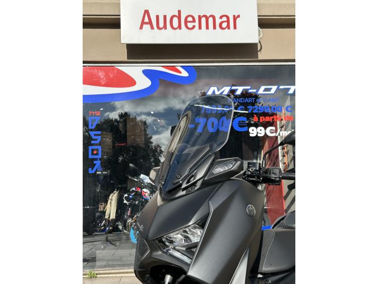 YAMAHA XMAX 125