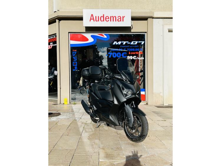 YAMAHA XMAX 125