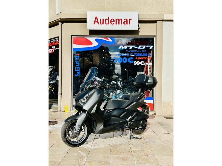 YAMAHA XMAX 125